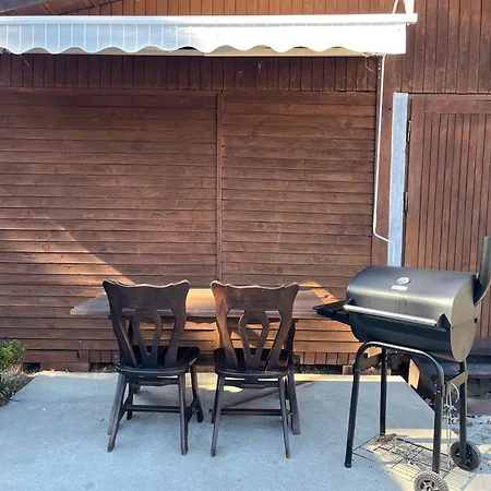 Nad Jeziorem Mausz Z Balia Holiday home Parchowo